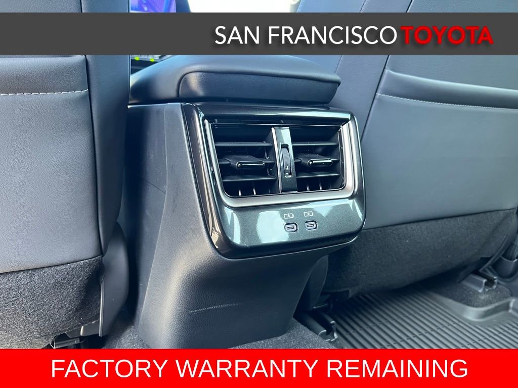 Certified 2025 Toyota Crown Signia image 18