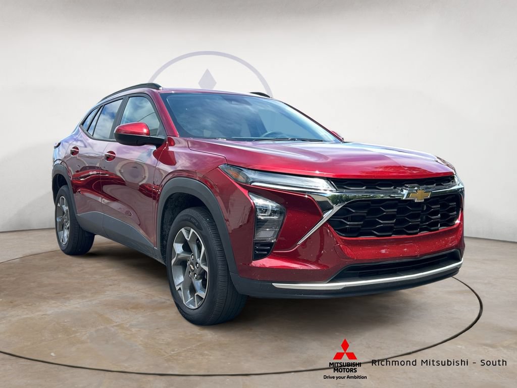 Used 2025 Chevrolet Trax LT