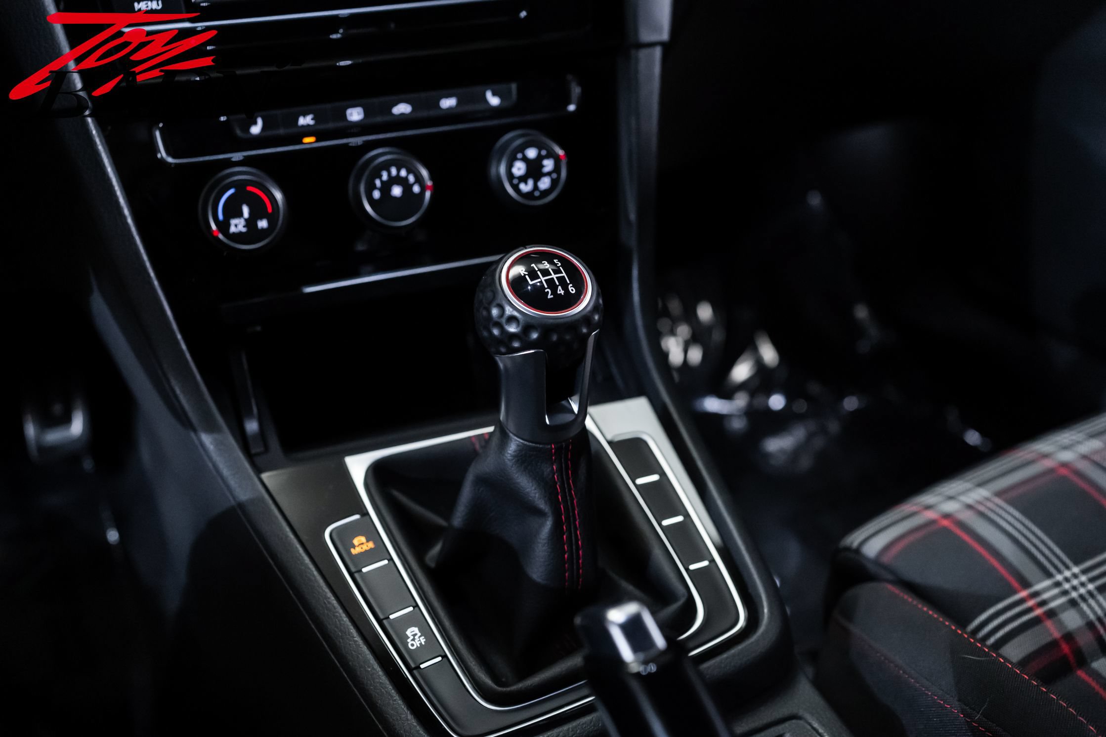 Used 2021 Volkswagen GTI S FWD image 31