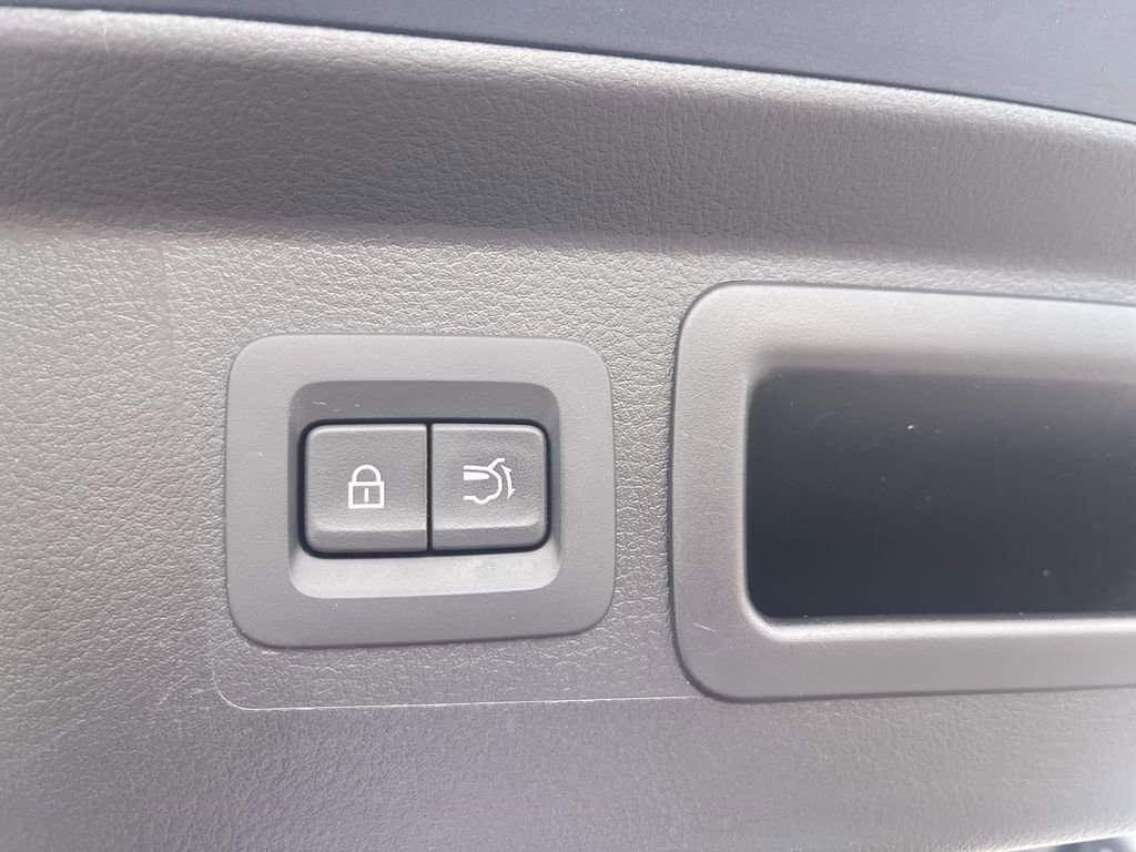 Used 2025 MAZDA CX-50 AWD 2.5 S w/ Preferred Package image 16