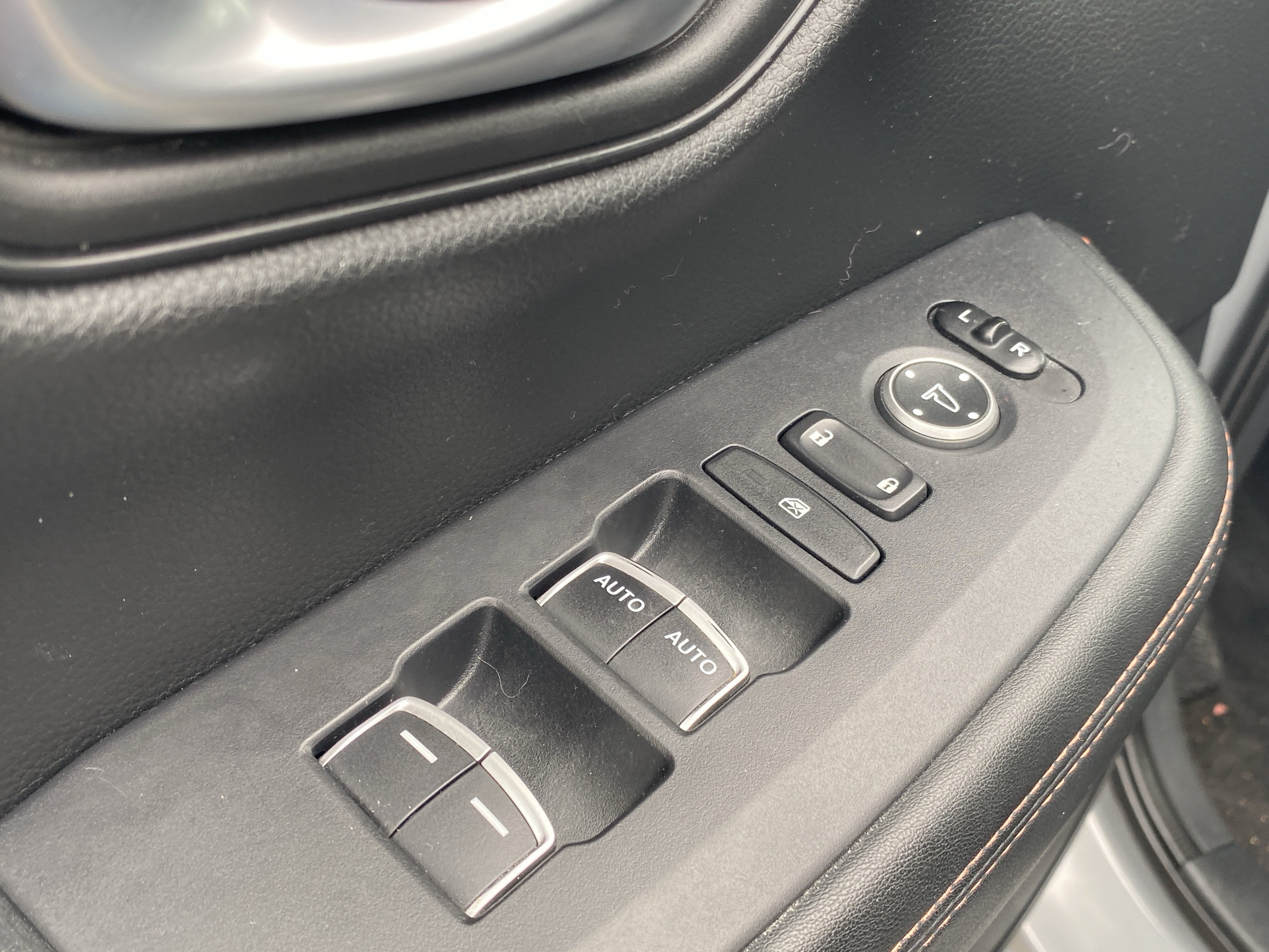 Used 2025 Honda HR-V Sport image 16