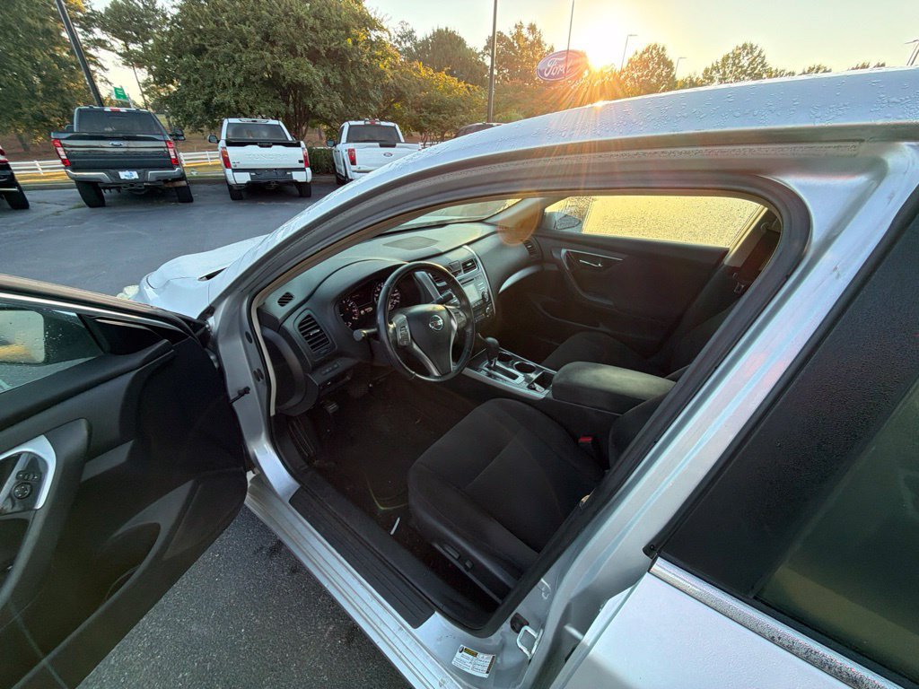 Used 2013 Nissan Altima 2.5 SV FWD image 8
