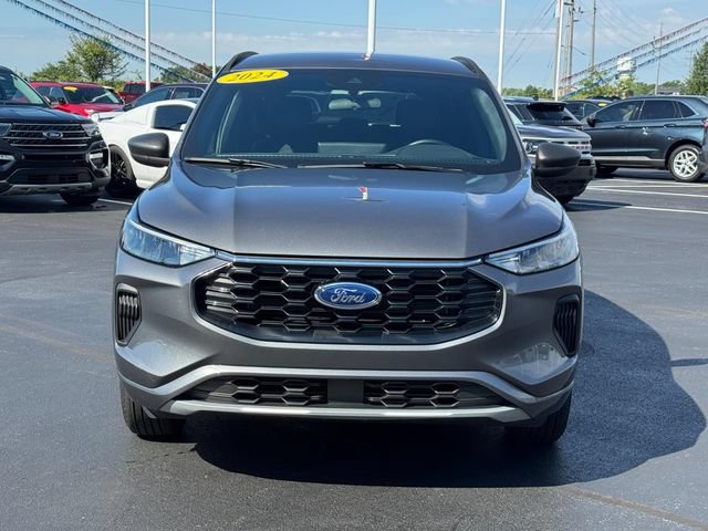Used 2024 Ford Escape ST-Line w/ Tech Pack #1 AWD/4WD image 2
