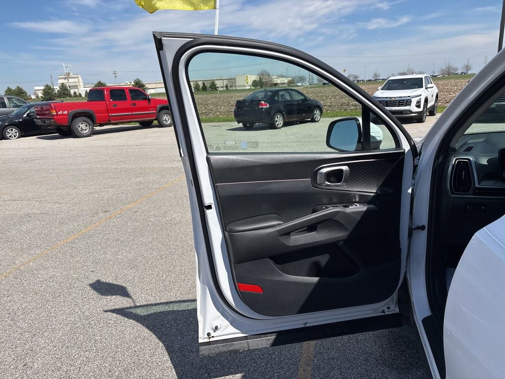 Used 2024 Kia Sorento S image 28