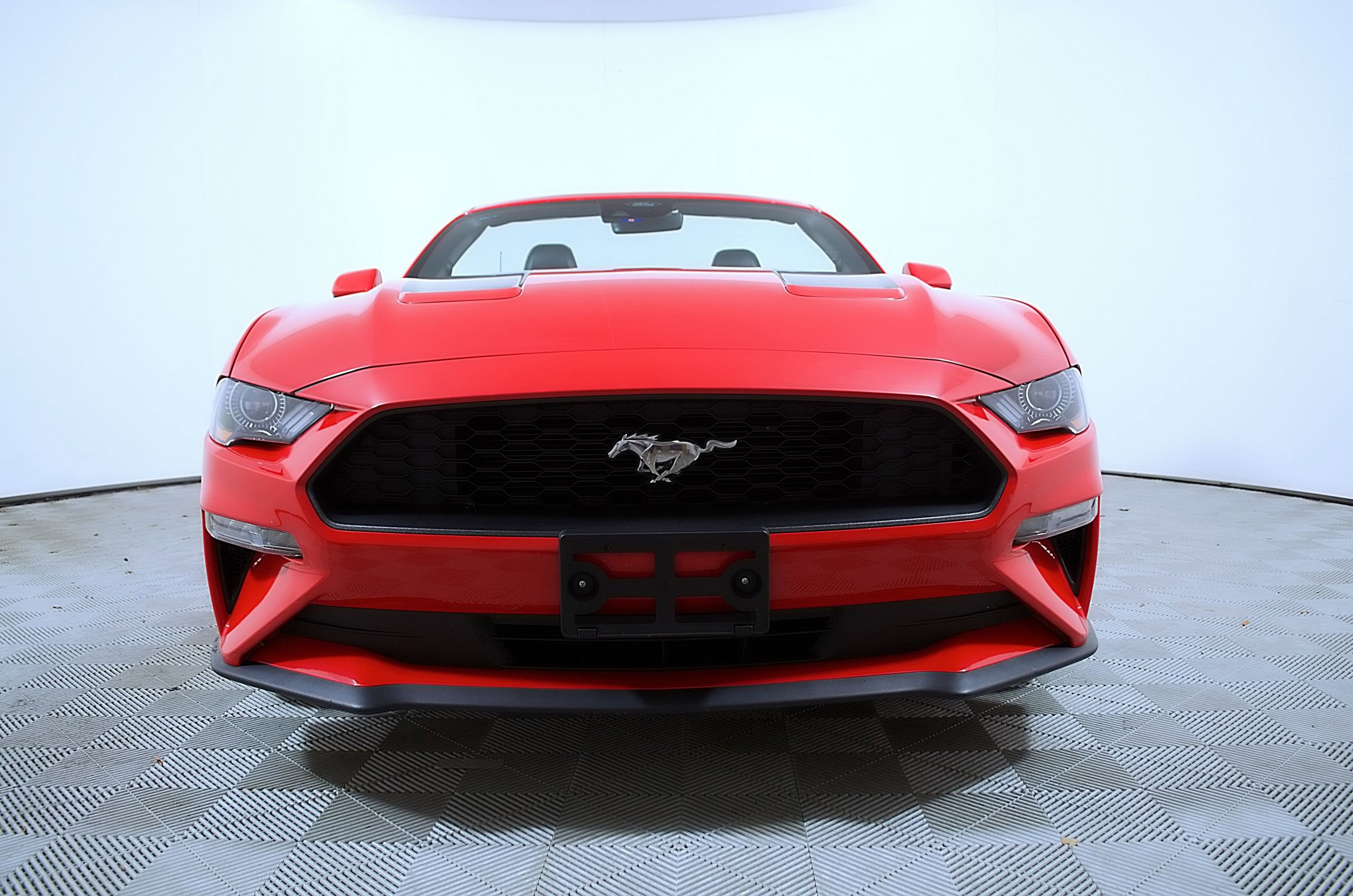 Used 2022 Ford Mustang Premium RWD image 5