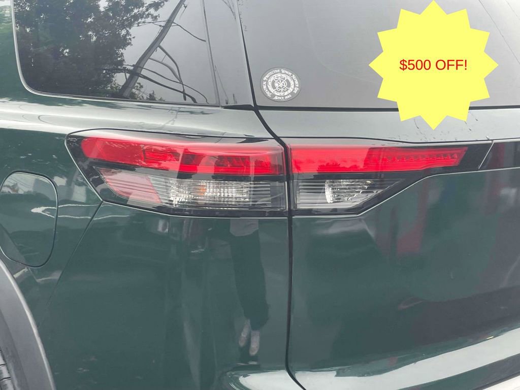 Used 2022 Nissan Pathfinder Platinum w/ Cargo Package AWD/4WD image 10