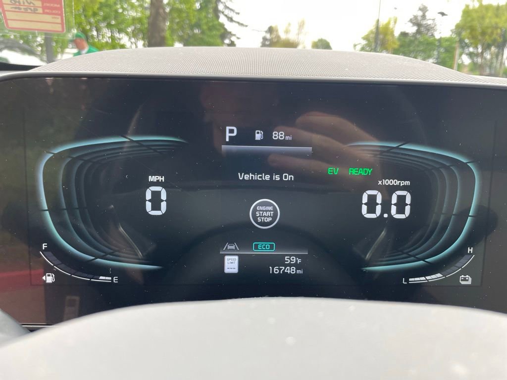 Used 2024 Kia Niro EX Touring FWD image 15