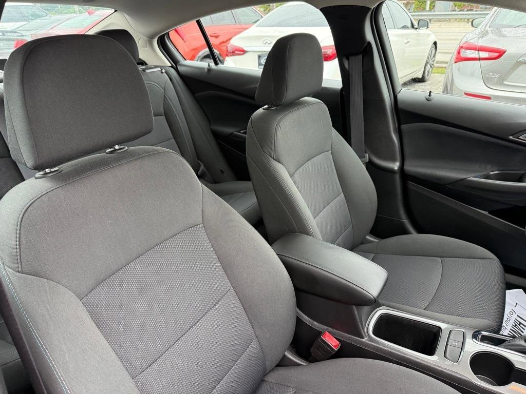 Used 2017 Chevrolet Cruze LT w/ Sun And Sound Package image 30