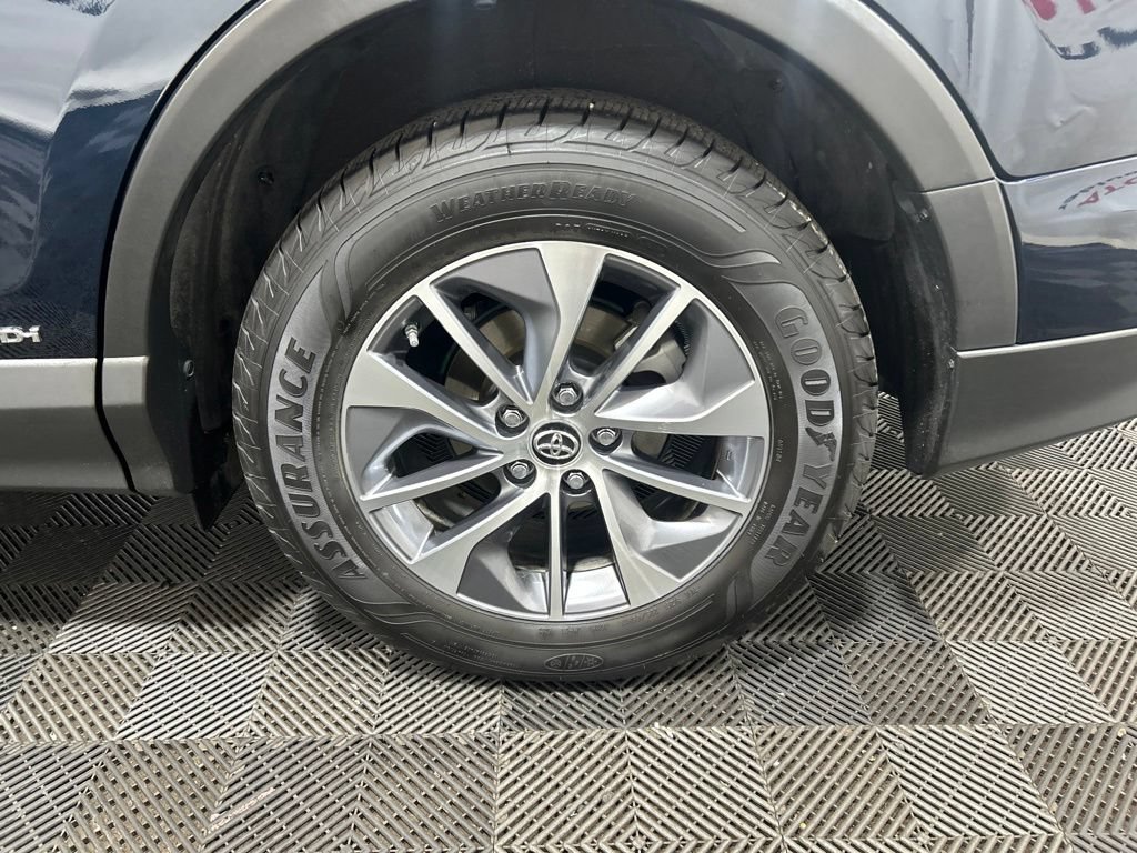 Used 2017 Toyota RAV4 XLE w/ Convenience Package AWD/4WD image 31