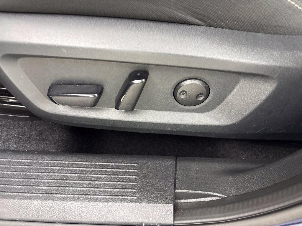Used 2025 Nissan Rogue SV FWD image 37