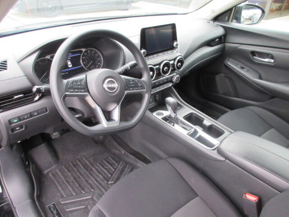 Used 2024 Nissan Sentra SV image 9