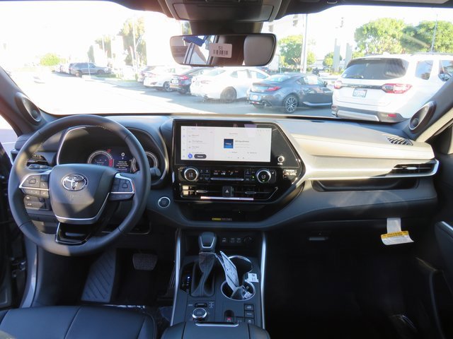 New 2026 Toyota Highlander XSE image 25