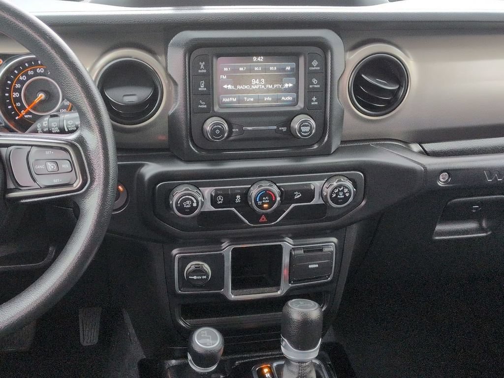 Used 2018 Jeep Wrangler Unlimited Sport AWD/4WD image 16