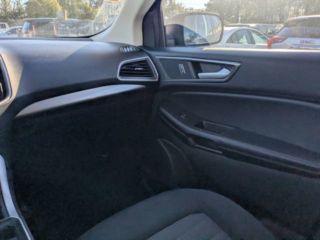 Used 2022 Ford Edge SE image 16