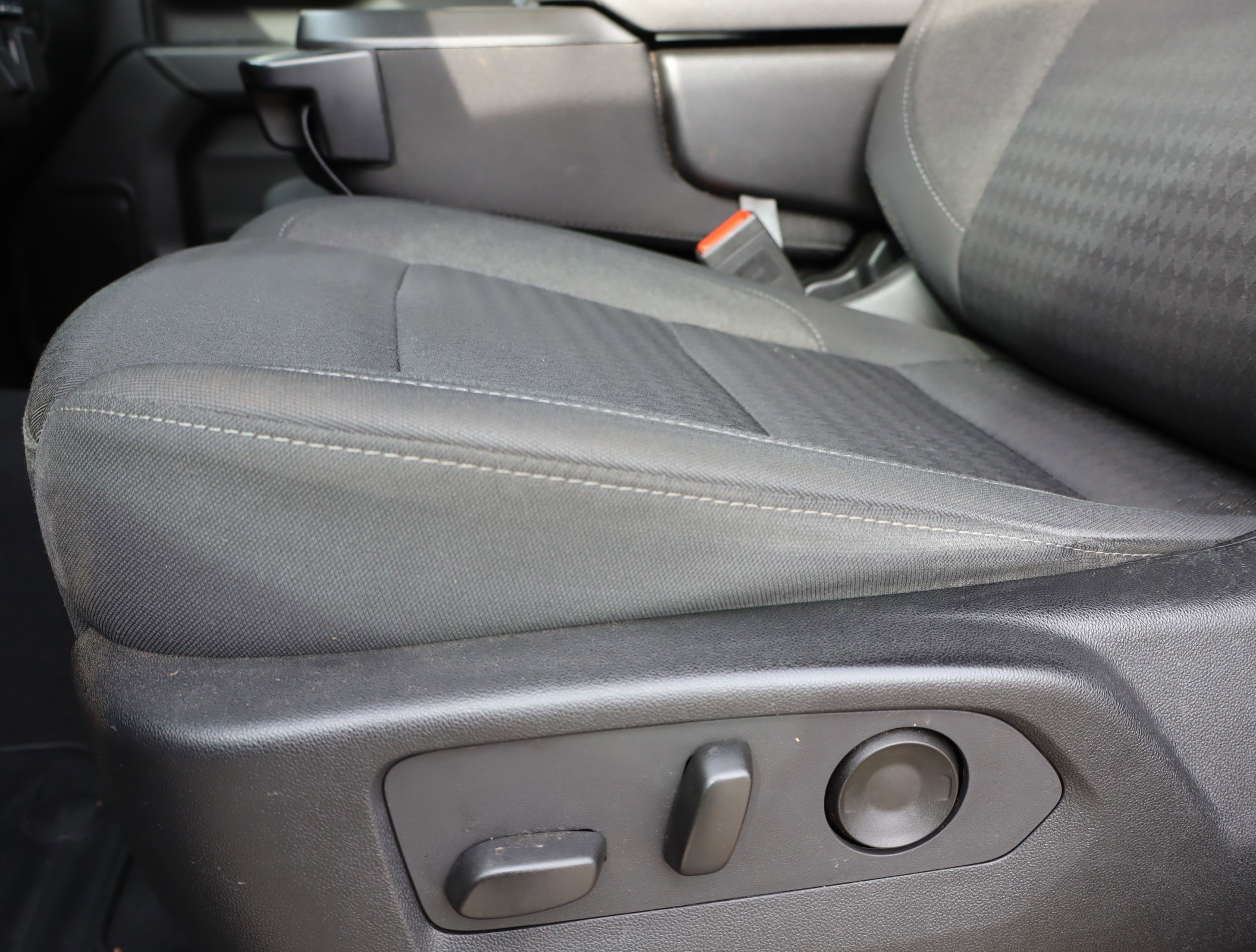 Certified 2024 Chevrolet Silverado 2500 Custom w/ Custom Convenience Package image 16