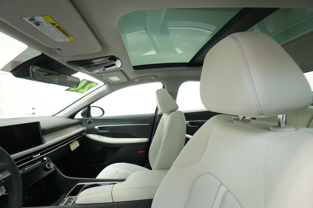 New 2026 Hyundai Sonata SEL FWD image 17