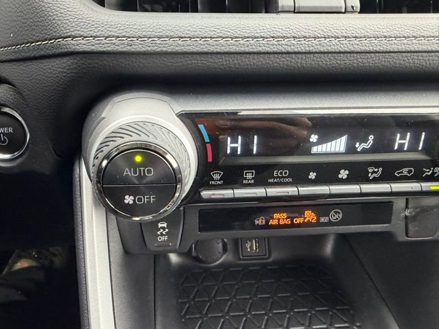 Used 2025 Toyota RAV4 XLE AWD/4WD image 20