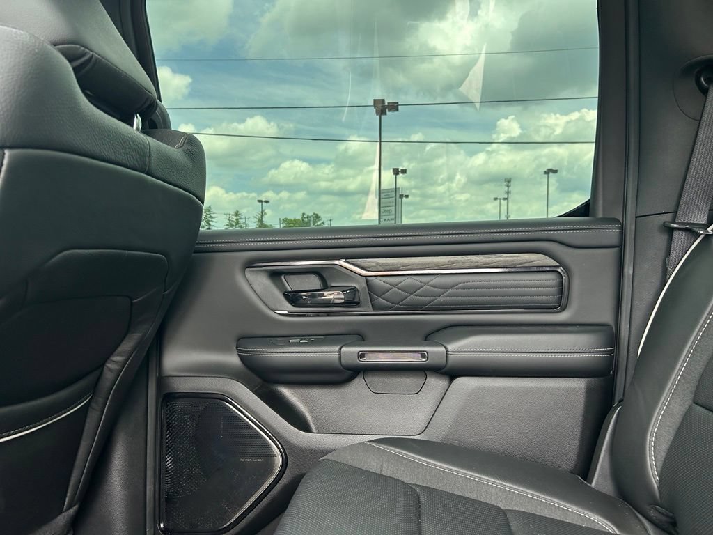 Used 2025 RAM 1500 Limited AWD/4WD image 30
