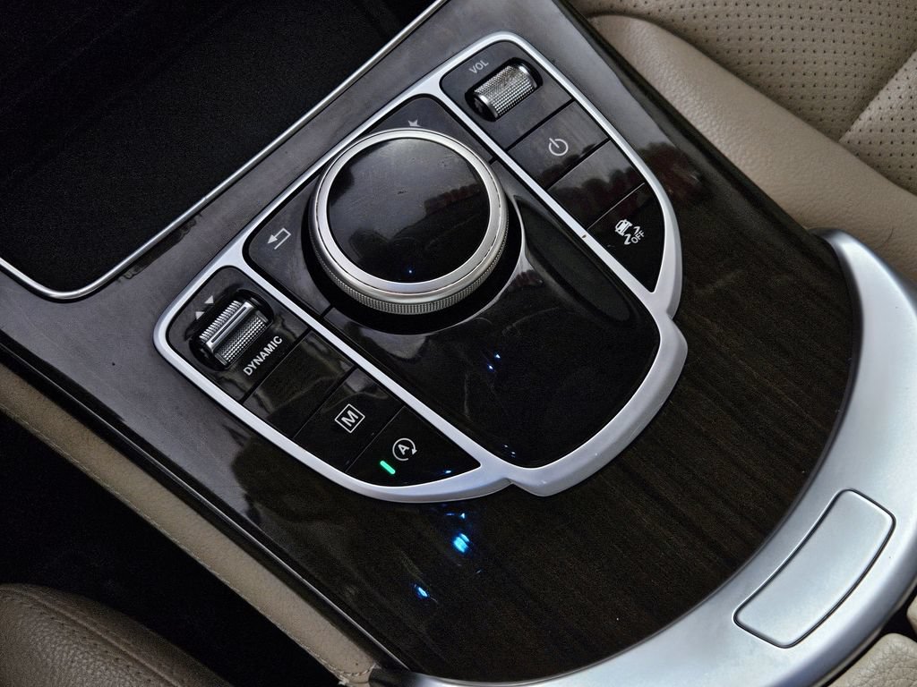 Used 2019 Mercedes-Benz GLC 300 4MATIC w/ Premium Package image 14