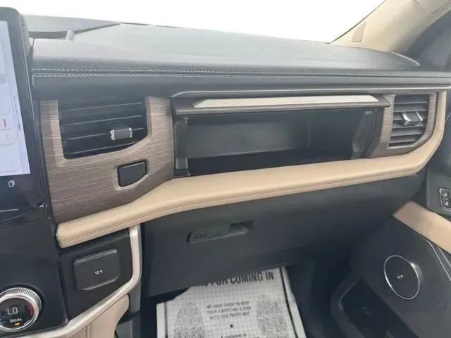 Used 2024 Ford Expedition Limited AWD/4WD image 30