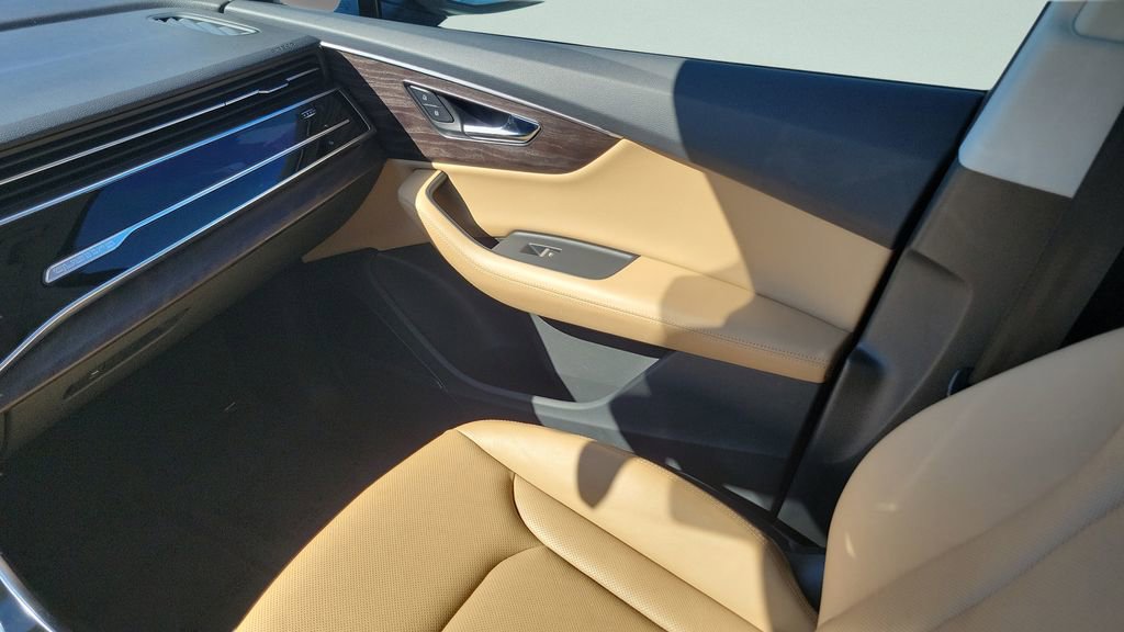 Used 2021 Audi Q7 3.0T Premium Plus w/ Executive Package image 13