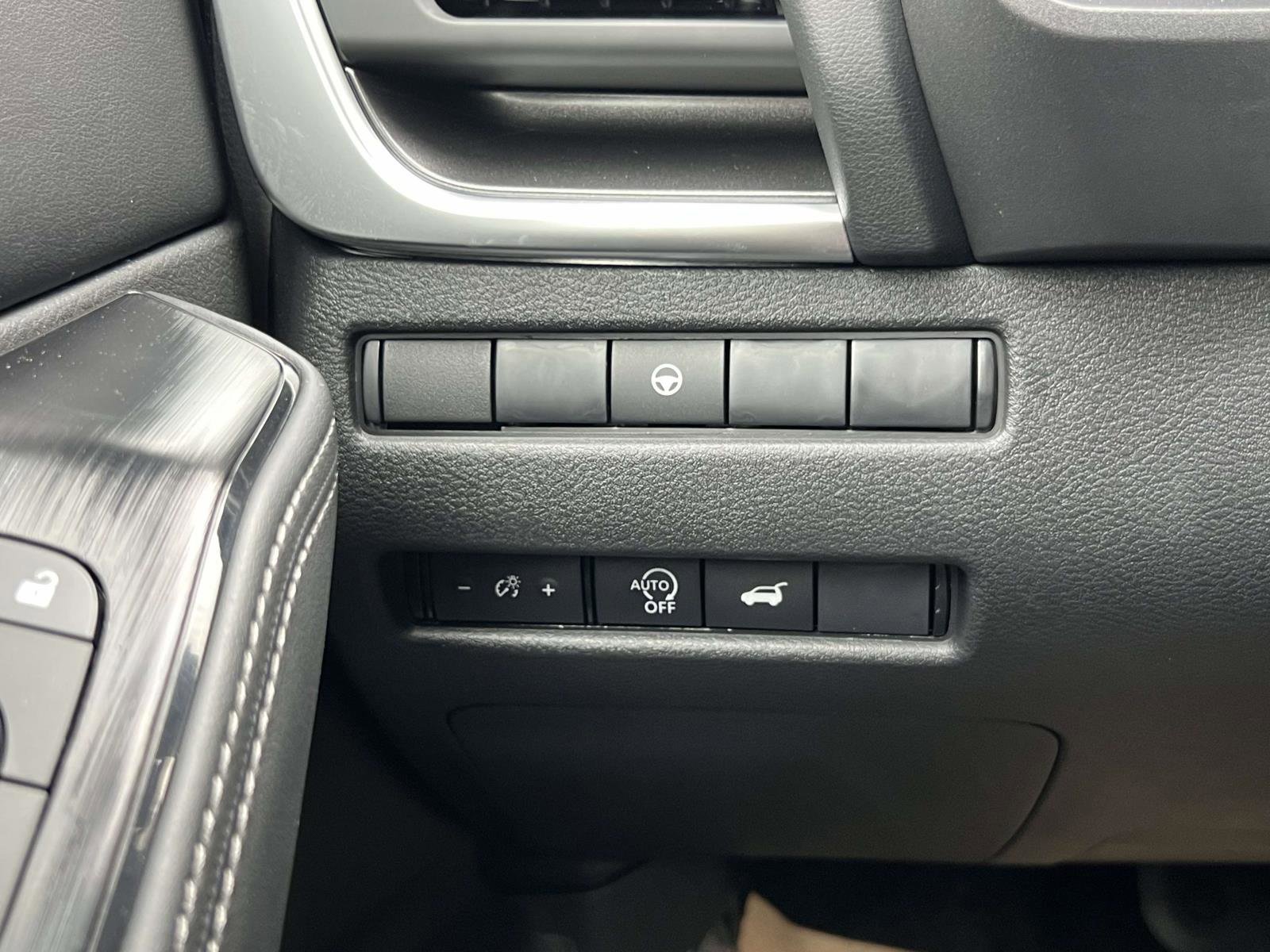 Used 2026 Nissan Rogue SV image 25