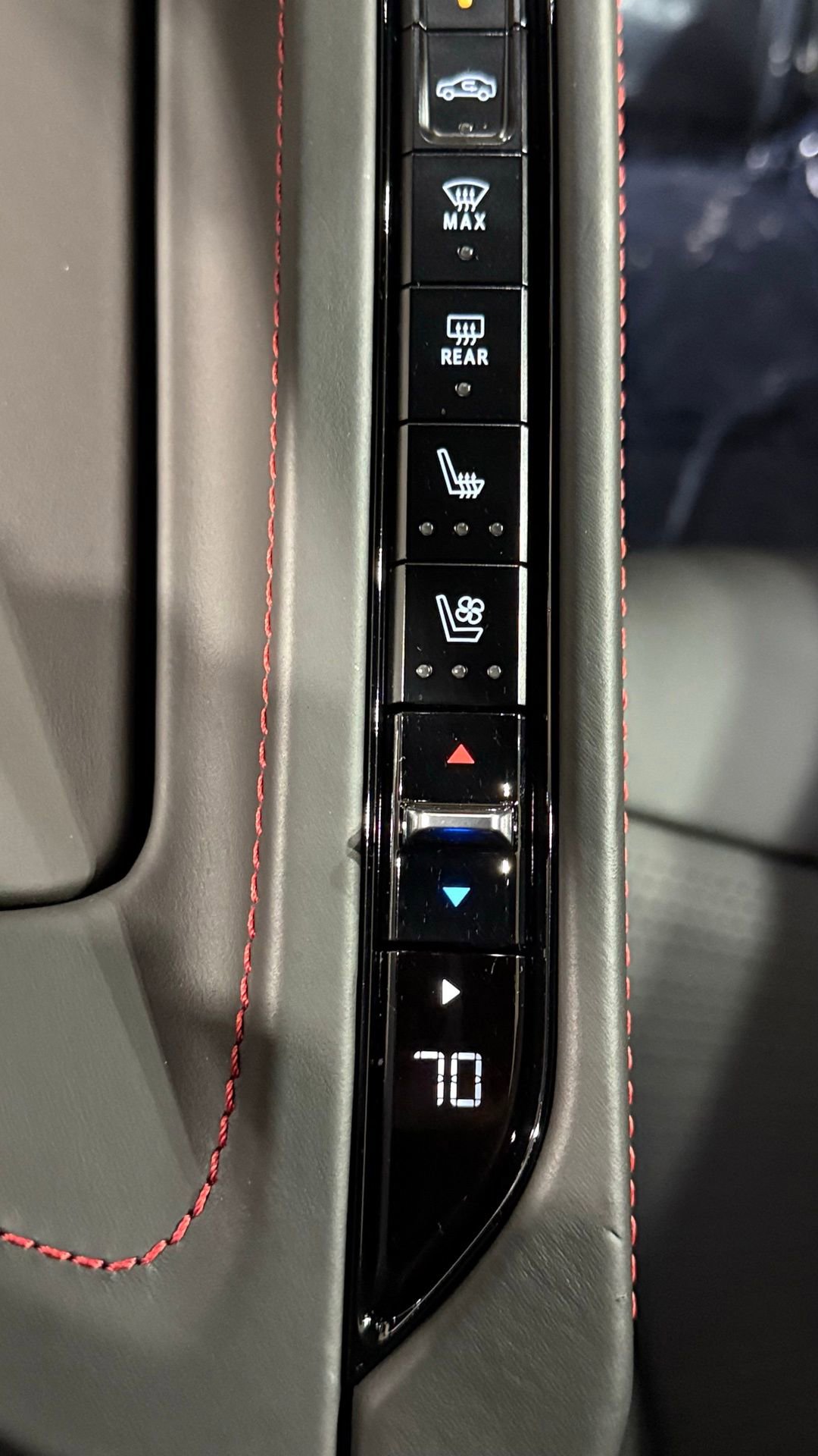 Used 2020 Chevrolet Corvette Stingray Premium Cpe w/ 3LT Preferred Equipment Group image 76