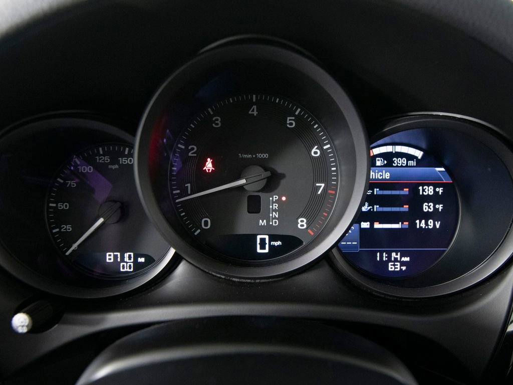 Certified 2025 Porsche Macan image 24