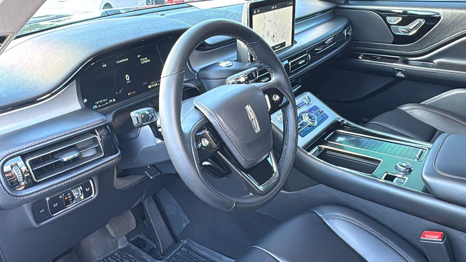 Used 2023 Lincoln Aviator 2WD w/ Class IV Trailer Tow Package image 18