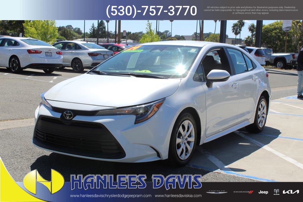 Used 2024 Toyota Corolla LE image 3