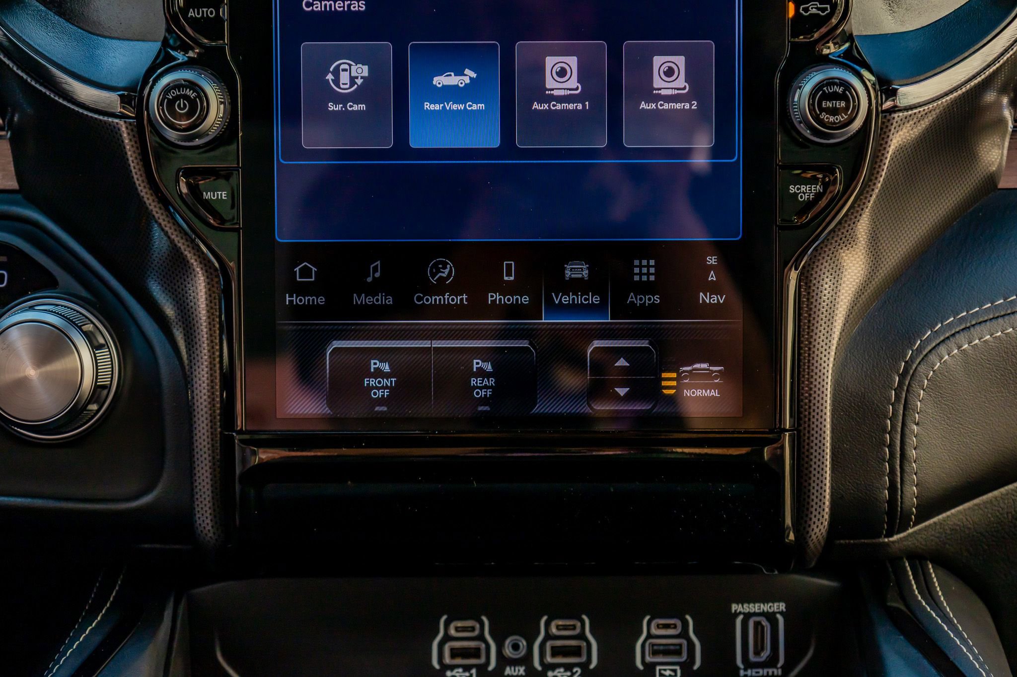 Used 2025 RAM 1500 Limited image 27