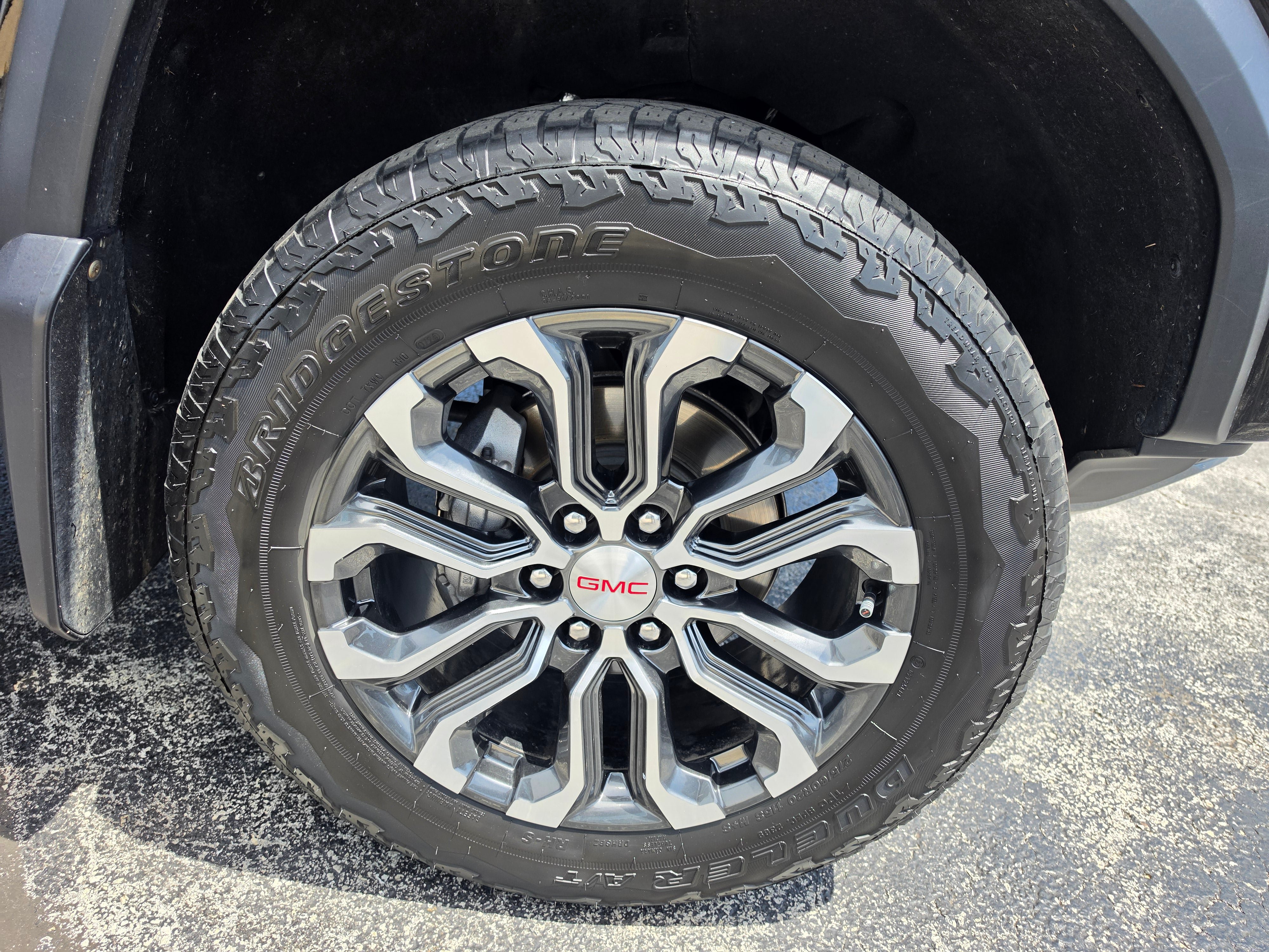 Used 2024 GMC Canyon Denali AWD/4WD image 11