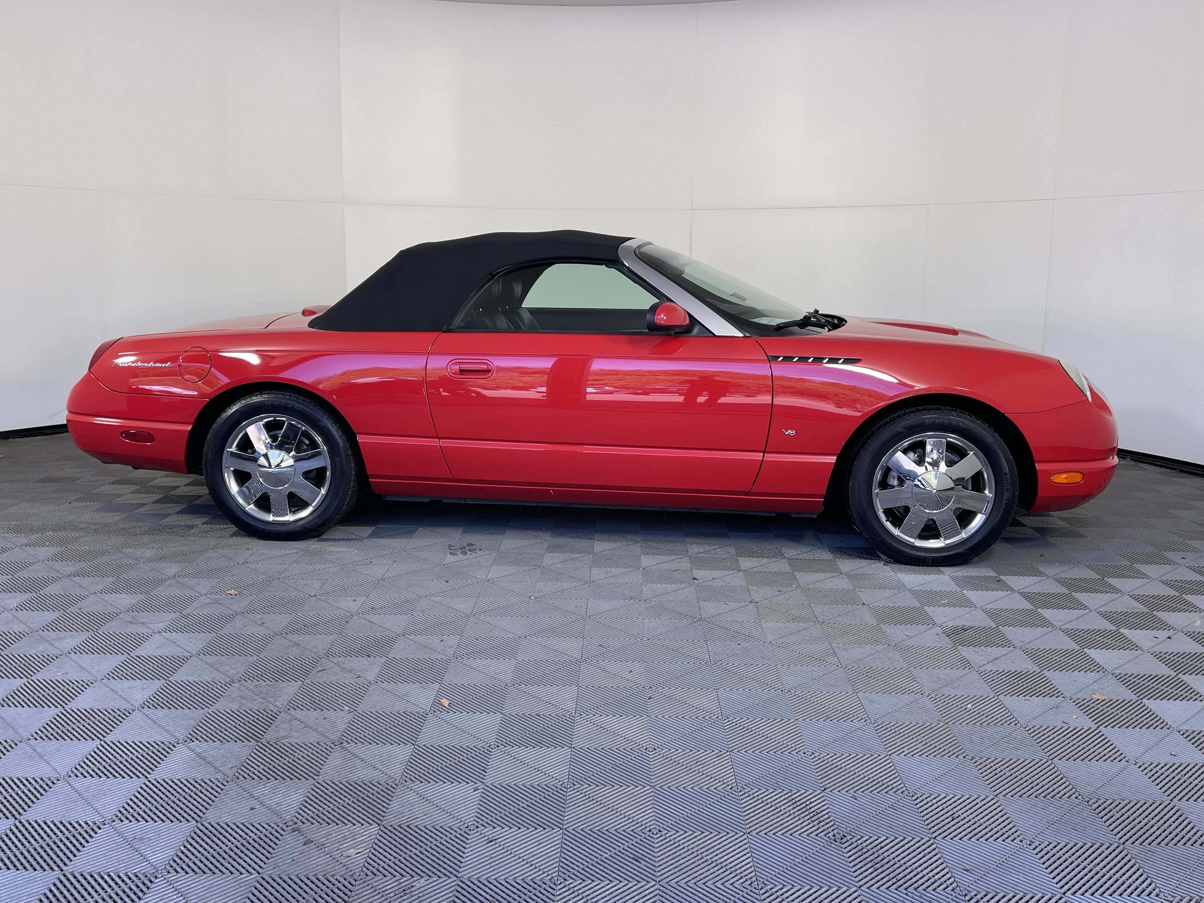 Used 2003 Ford Thunderbird RWD image 6
