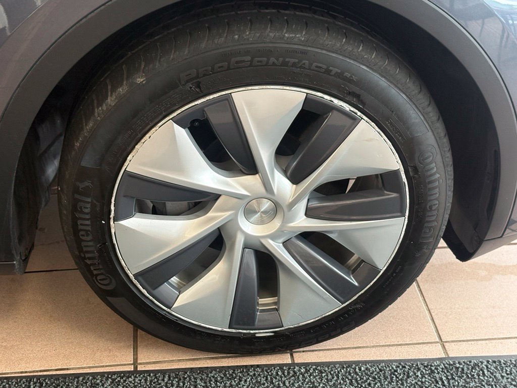 Used 2023 Tesla Model Y Long Range AWD/4WD image 17