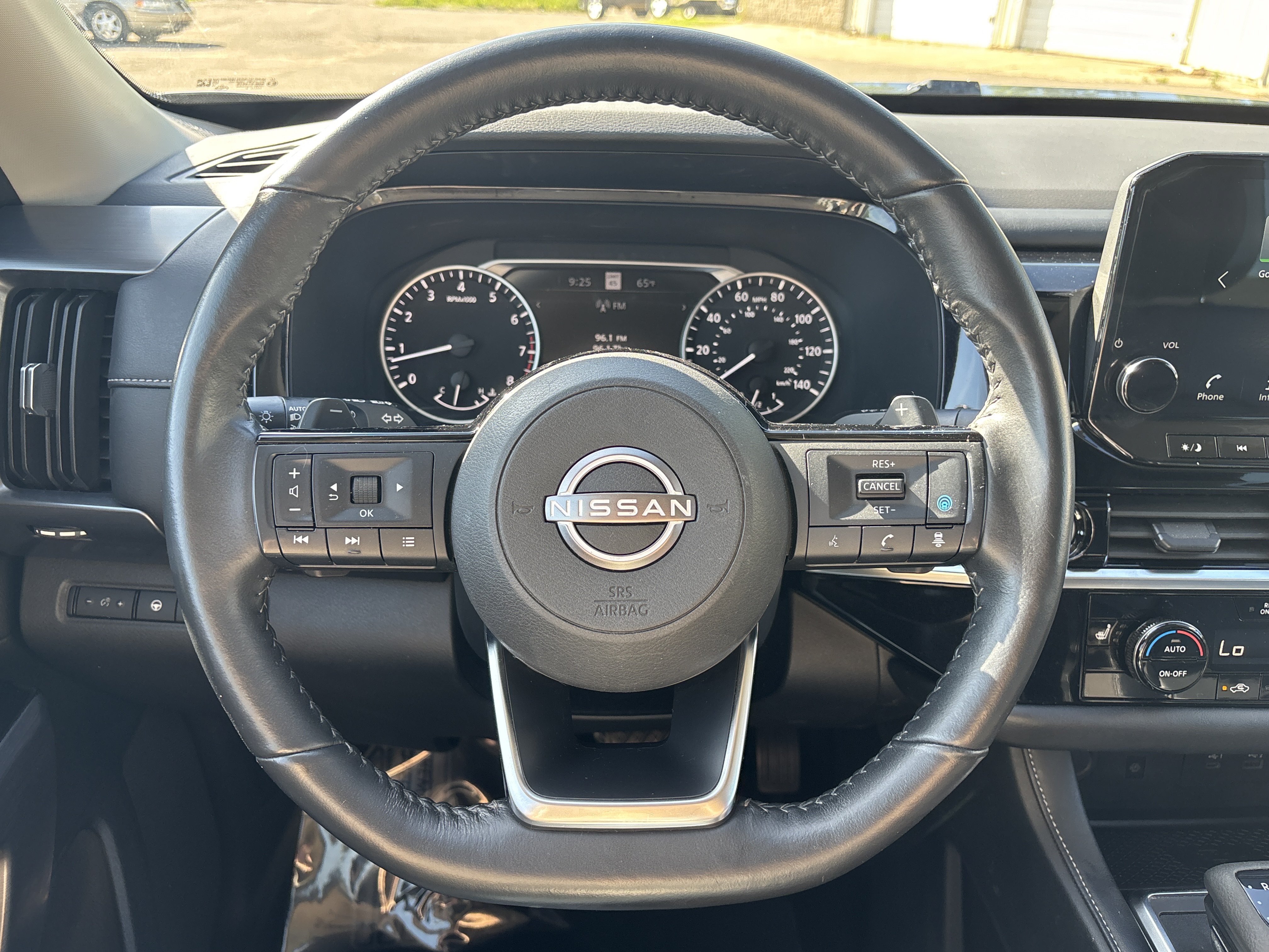 Used 2023 Nissan Pathfinder SL w/ Black Appearance Package AWD/4WD image 24