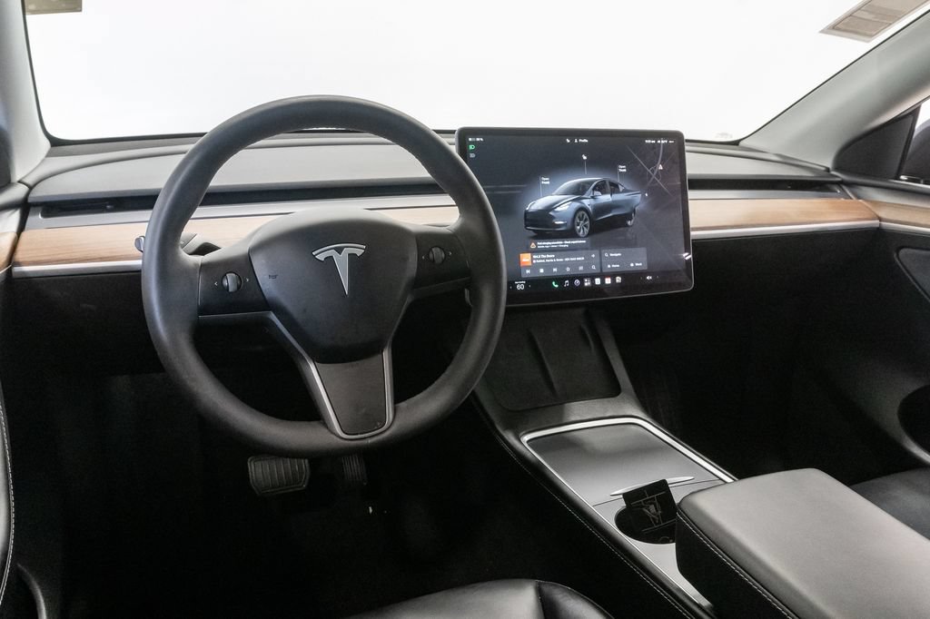 Used 2025 Tesla Model Y Long Range AWD/4WD image 6