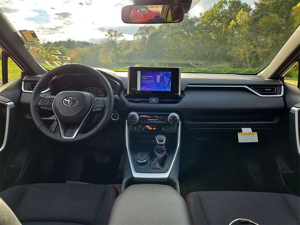 New 2025 Toyota RAV4 SE image 7