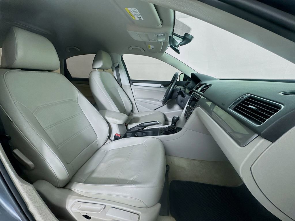 Used 2015 Volkswagen Passat 1.8T Limited Edition image 34