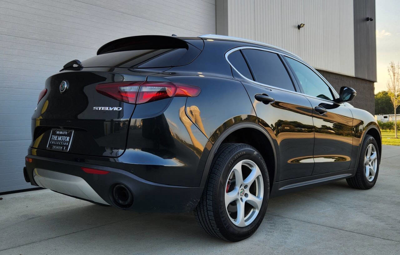 Used 2018 Alfa Romeo Stelvio AWD image 4