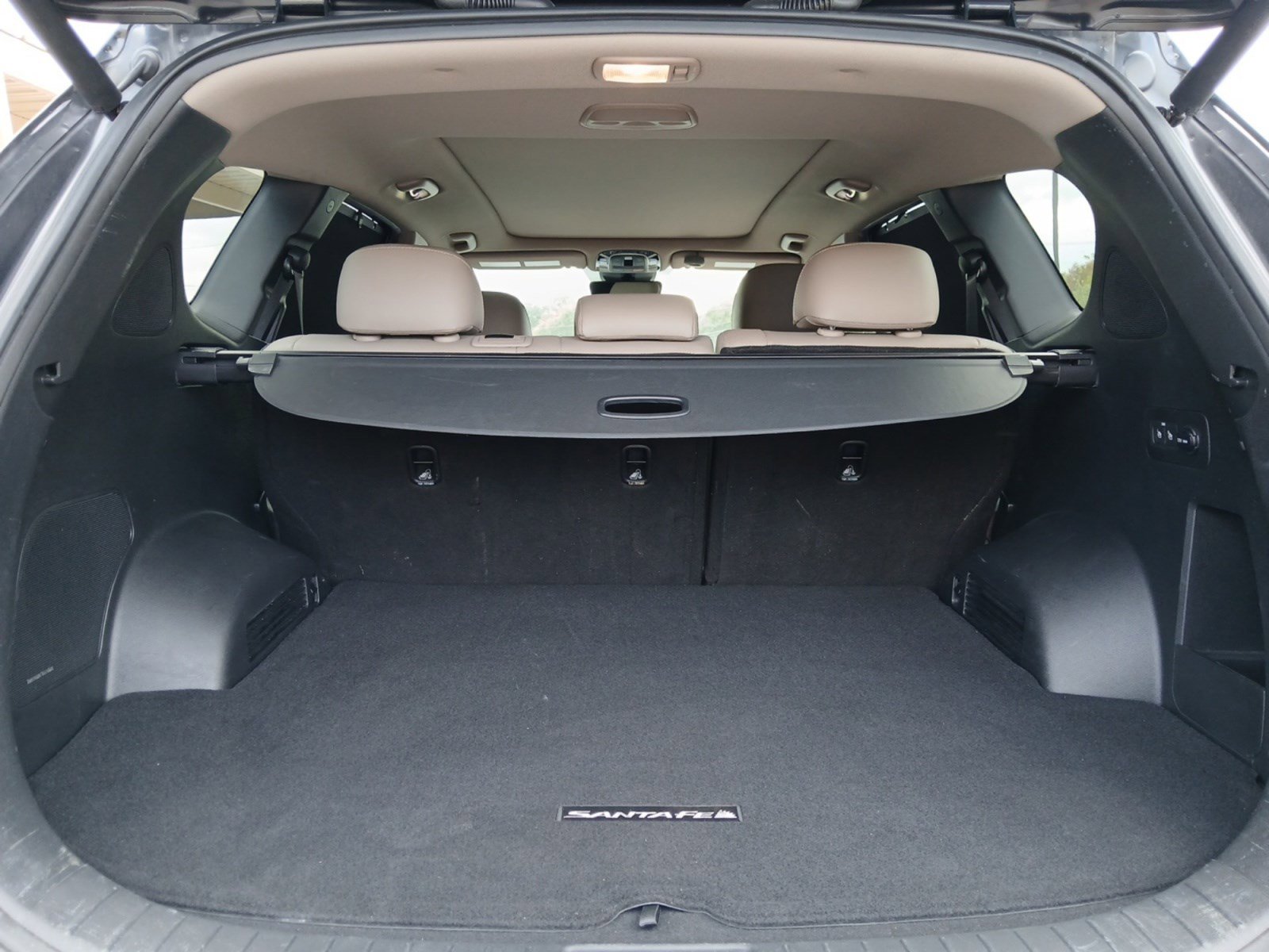 Used 2022 Hyundai Santa Fe SEL w/ Convenience + Premium Package image 16