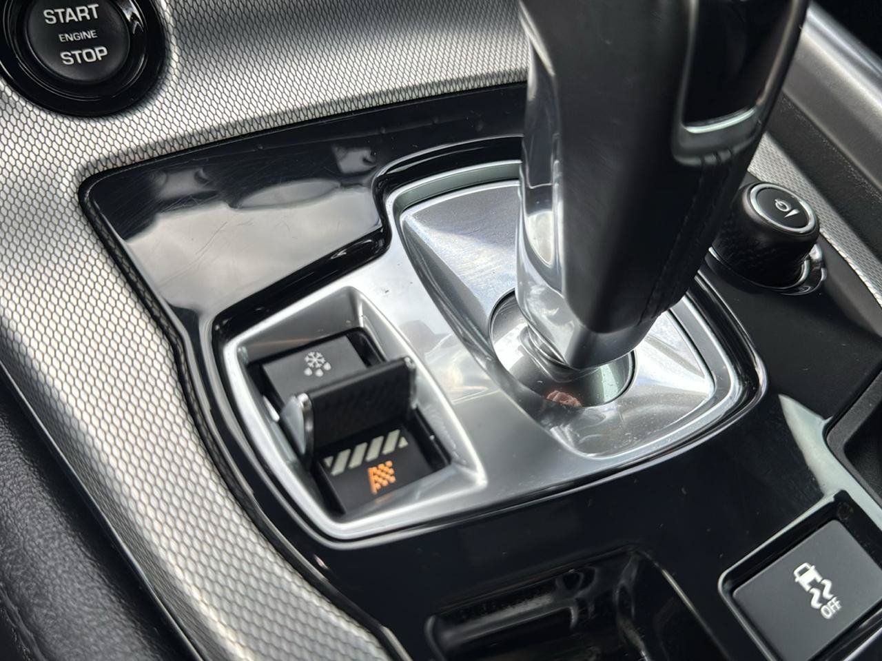 Used 2017 Jaguar F-TYPE Coupe RWD image 36