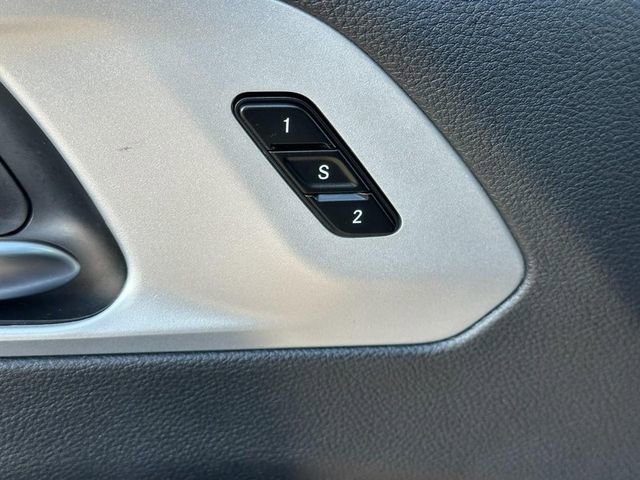 Used 2025 Chrysler Pacifica Limited image 19