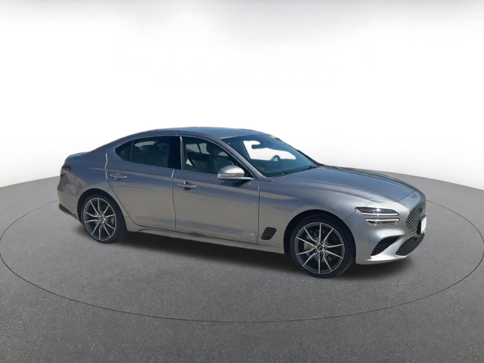 Used 2025 Genesis G70 2.5T image 2