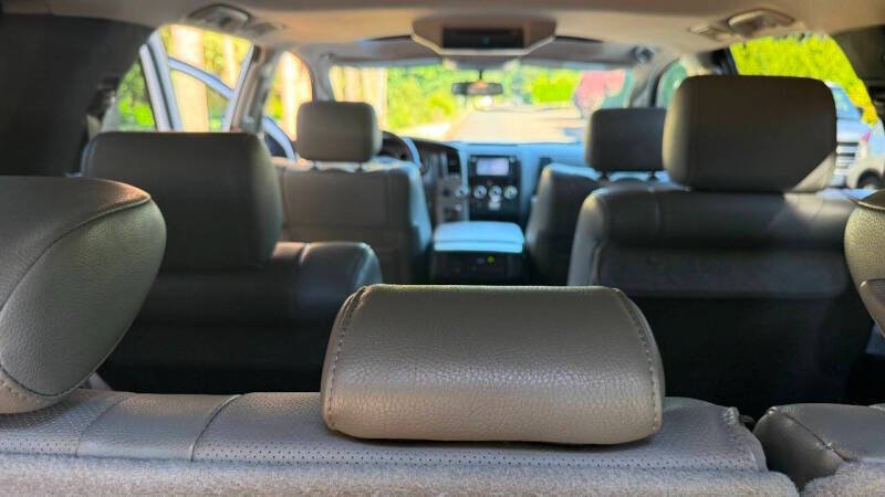 Used 2016 Toyota Sequoia Platinum AWD/4WD image 18