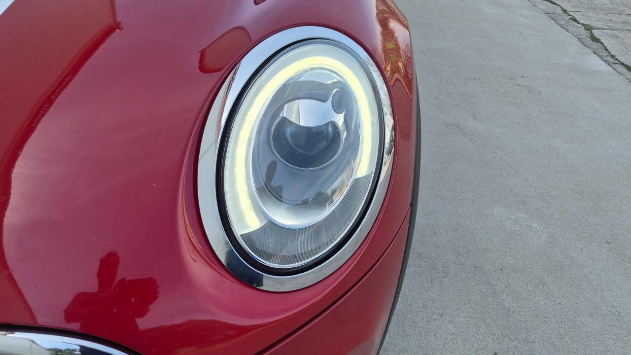 Used 2015 MINI Cooper 2-Door Hardtop image 12
