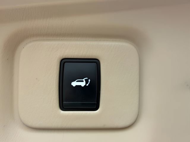 Used 2015 Nissan Pathfinder Platinum AWD/4WD image 9