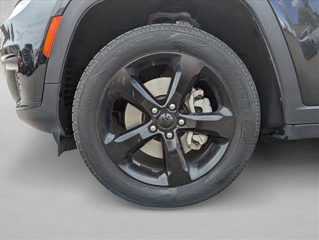 Used 2023 Jeep Grand Cherokee L Altitude image 9