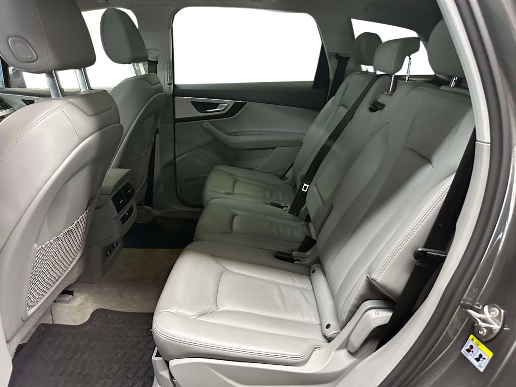 Used 2019 Audi Q7 2.0T Premium Plus w/ Premium Plus Package AWD/4WD image 17