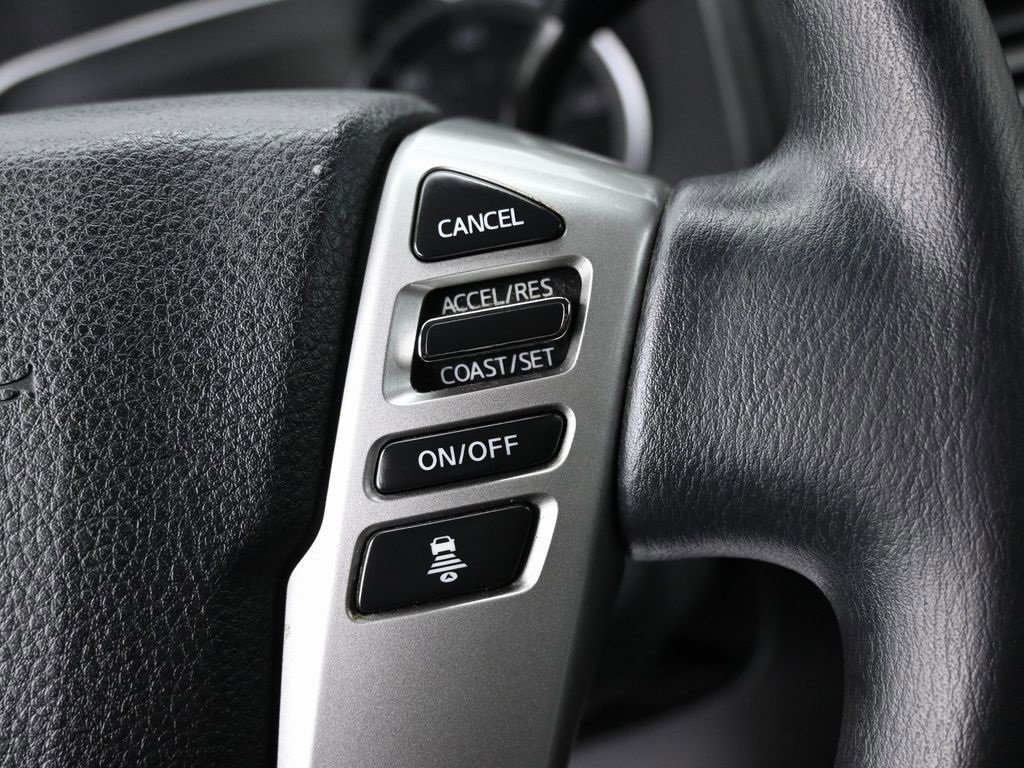Used 2023 Nissan Titan SV image 17