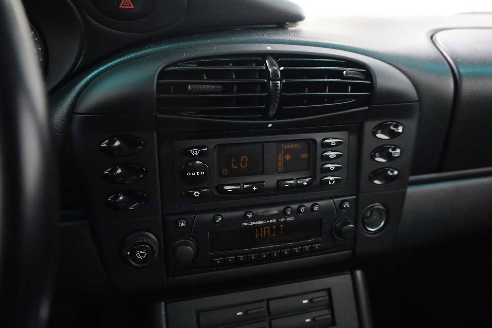 Used 2001 Porsche 911 Carrera RWD image 30